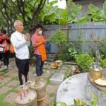 'สุวัจน์-เทวัญ' เยี่ยมบ้านคุณย่าโม รับน้ำศักดิ์สิทธิ์ ขอพรมงคล มีชัยชนะ ศัตรูแพ้พ่าย