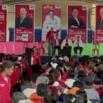 ณัฐวุฒิ ลงพื้นที่ปทุมธานี ช่วยผู้สมัคร ส.ส. เพื่อไทยหาเสียง อ้อนกาทั้งคน-พรรค