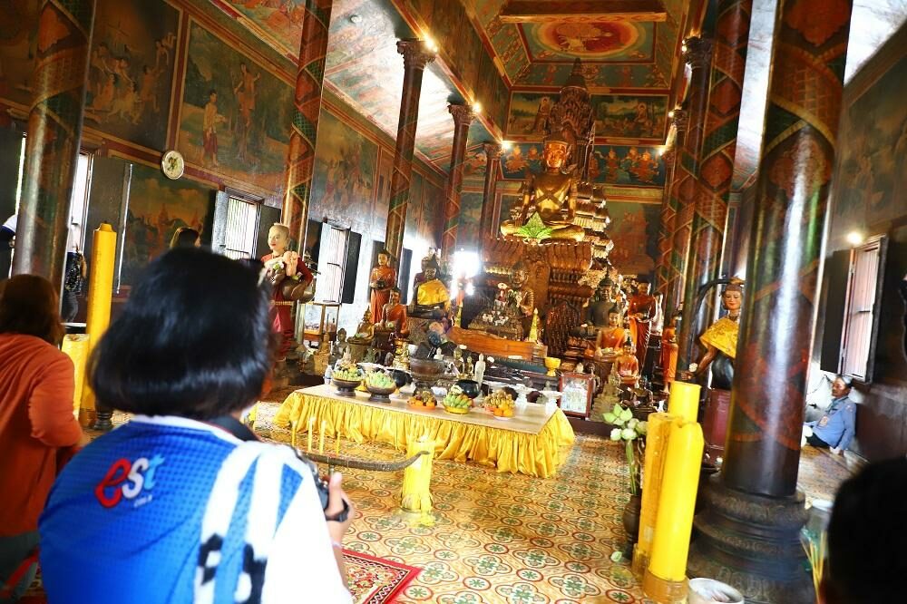 สักการะ ‘วัดพนม’ หนึ่งในวัดเก่าแก่ของกัมพูชา