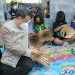 1 ปี มหาดไทย ลุย “สำรวจ สะสาง เพื่อสร้างสุข” พุ่งเป้าแก้ไขปัญหาความ “ยากจน” รายครัวเรือน  เพื่อบำบัดทุกข์ บำรุงสุข สร้างคุณภาพชีวิตที่ดีอย่างยั่งยืน  EP.01