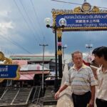 เที่ยวตลาดน้ำอัมพวา โลกโซเชียล ชวนฉงนป้ายชื่อ 'ถนนเลียบนที' อ่านว่าอะไร?