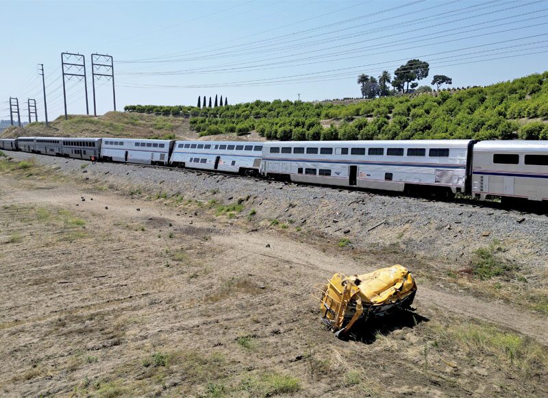 รถไฟแอ็มแทร็ก “ชนยับรถบรรทุก”