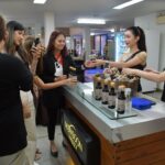 มอนซูน แวลลีย์ เปิดบูธแจก ‘น้ำองุ่นชีราซ’ ร่วมฉลองวันชาติ
