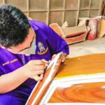 “มูลนิธิวิชัย ศรีวัฒนประภา”หนุนทุนเรียนสถาบันฯจิตรลดา  ปั้นนักเรียนคนแรก!!ของไทยจบหลักสูตรสร้างเครื่องดนตรี