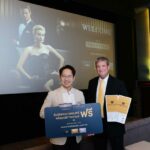 “สิทธิประโยชน์ความบันเทิงที่ดีที่สุด สำหรับสมาชิกผู้ถือบัตรเอไอเอ เพรสทีจ คลับ    ณ โรงภาพยนตร์ เอ็มบาสซี ดิโพลแมท สกรีน” 