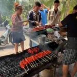 สามีภรรยา ยึดอาชีพขายไก่ย่างสูตรเด็ด ไม้ 5 บาท ส่งลูกเรียนจบ ป.ตรี-ป.โท