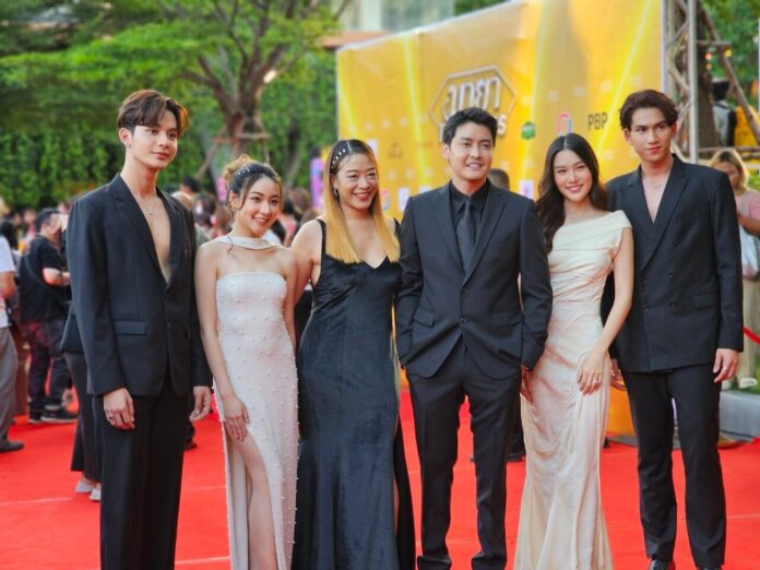 นักแสดงหน้าใหม่