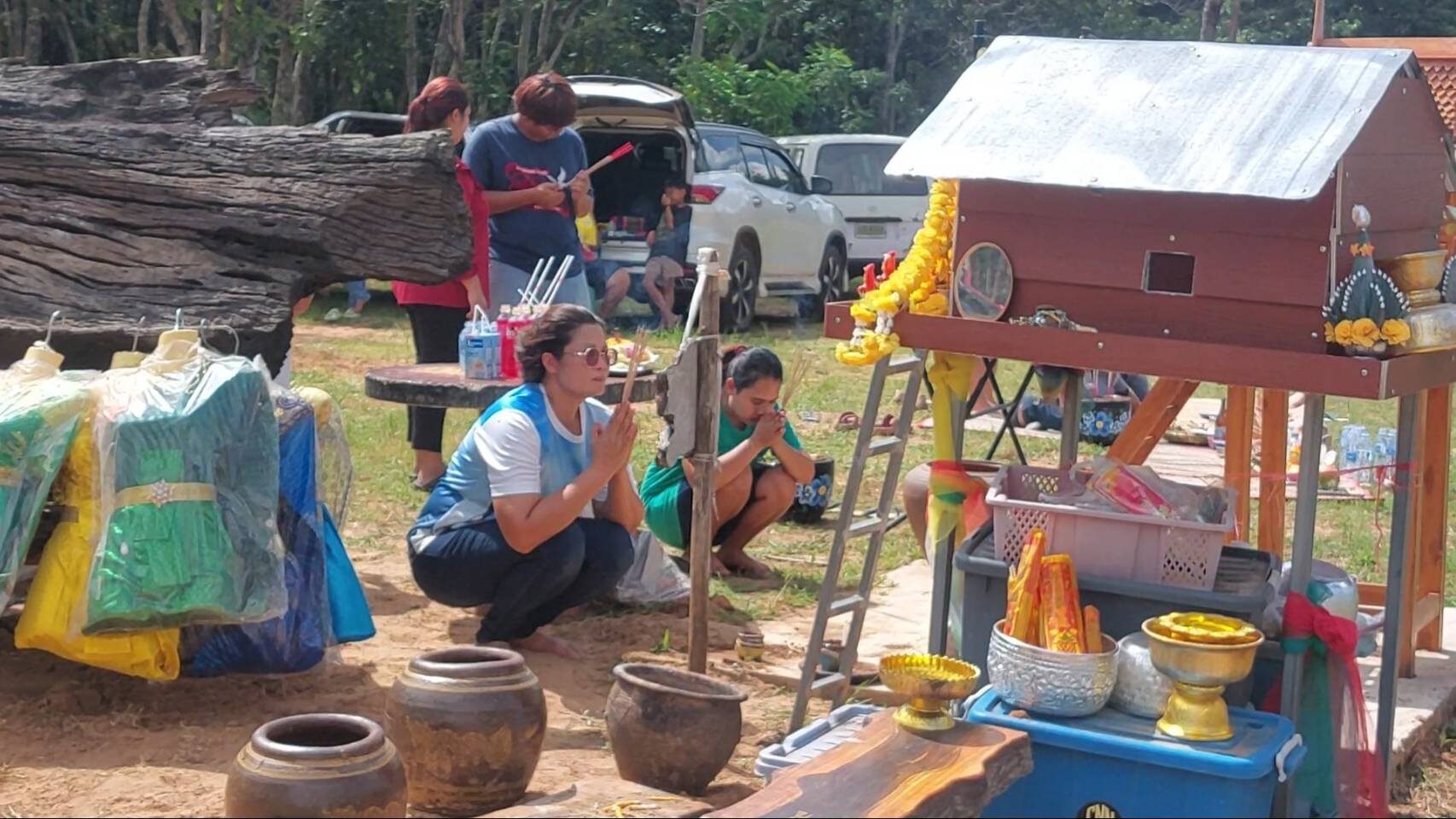 ชาวบ้านสมหวัง รับโชคลาภ-ธุรกิจสำเร็จ แห่ยกเครื่องเซ่นไหว้ แก้บนเจ้าแม่ตะเคียน