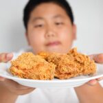 “ไก่” ไม่ใช่สาเหตุที่ทำให้เด็กเป็นสาวก่อนวัย