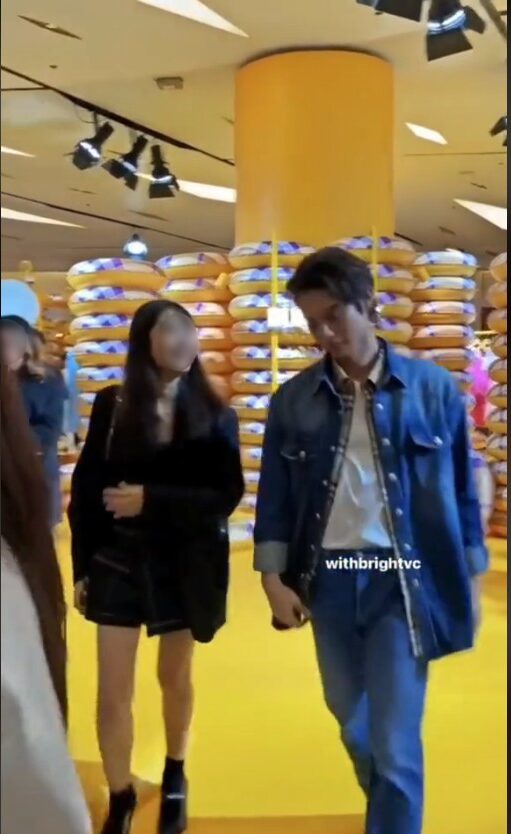 ไบรท์ และ ผู้จัดการ