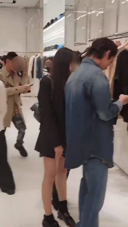 ไบรท์ และ ผู้จัดการ