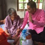 สุดทึ้งคุณแม่ 5 แผ่นดิน อายุ102 ปี บุตร-หลาน ดูแลดี ได้รับประกาศนียบัตร สธ.สุราษฎร์ฯ