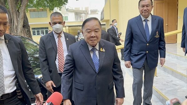 บิ๊กป้อม เตรียมลาออก สส.พปชร. เร็ว ๆ นี้ ลั่น เป็นหัวหน้าพรรคอย่างเดียว ไม่เล่นการเมืองแล้ว อารมณ์ดี