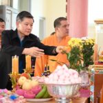 มูลนิธิป่อเต็กตึ๊ง จัดงานประเพณีทิ้งกระจาด ประจำปี 2566