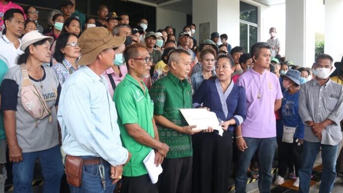 ยื่นร้อง