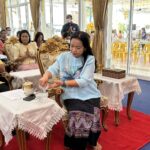 พุทธศาสนิกชน ร่วมน้อมถวายมุมิตาสักการะ พระครูประพัฒน์ เจ้าอาวาสวัดดวงแข