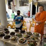 พุทธศาสนิกชน ร่วมน้อมถวายมุมิตาสักการะ พระครูประพัฒน์ เจ้าอาวาสวัดดวงแข