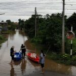 ฝนตกหนัก ชาวบ้านอ่วม แม่น้ำเลยล้นตลิ่งทะลักไหลท่วม บ้านเรือนถูกน้ำท่วมจม 60 หลังคา