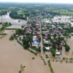 ฝนตกหนัก น้ำยังล้นตลิ่ง ไหลท่วมหนัก ชาวบ้านประสบอุทกภัย นาข้าวจมน้ำ 2 พันไร่