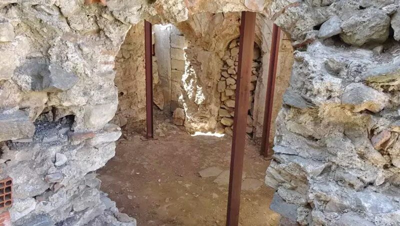 ขุดพบ “โรงอาบน้ำยุคออตโตมัน” เก่าแก่ 350 ปี-หลังเจอเบาะแสหินหน้าหลุมศพ