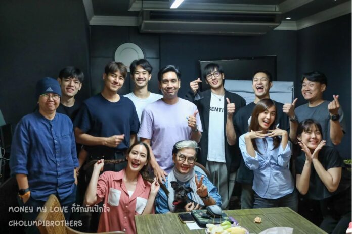 เปิดภาพแรก