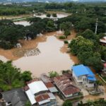 ฝนตกหนัก ชาวบ้านอ่วม แม่น้ำเลยล้นตลิ่งทะลักไหลท่วม บ้านเรือนถูกน้ำท่วมจม 60 หลังคา