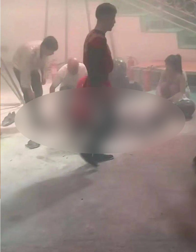 ระทึกนักแสดงมอไซค์ผาดโผน “ถูกไฟคลอก” ขณะโชว์ “ลูกโลกแห่งความตาย”