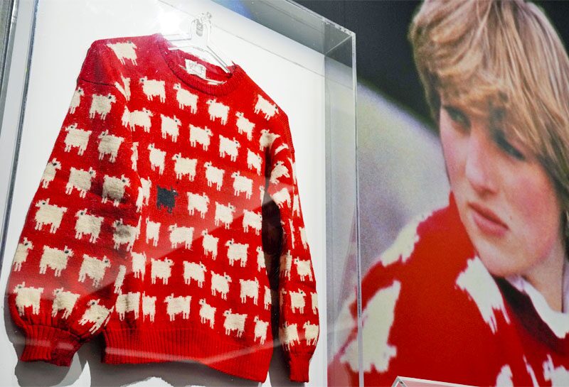 เสื้อสเวตเตอร์ “แกะดำ” ของเจ้าหญิงไดอานา-ปิดประมูลที่ราคาเกือบ 41 ล้านบาท!
