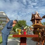 ‘เศรษฐา’ถือฤกษ์ 07.59 สักการะสิ่งศักดิ์สิทธิ์รัฐสภา บอกพร้อมแถลงนโยบาย ไม่มีปัญหา