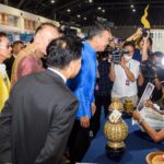 นายกรัฐมนตรีเยี่ยมชมงาน OTOP Midyear 2023