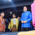 นายกรัฐมนตรีเยี่ยมชมงาน OTOP Midyear 2023