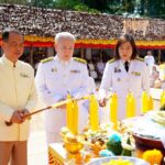ปลัดกระทรวงวัฒนธรรมร่วมพิธียกช่อดอกไม้ทองคำ