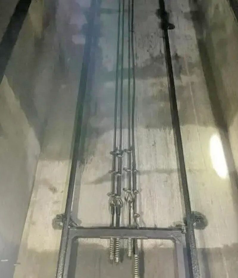 ลิฟต์ตึกระฟ้าในอินเดีย “ดิ่งตก” 40 ชั้น กระแทกพื้นดังสนั่นเหมือนระเบิด-ดับ 6 ศพ