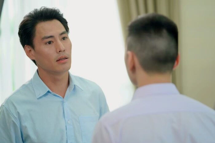 ช่องวัน31 22.15 น. CLUB FRIDAY THE SERIES ตอน “รักแรกครั้งสุดท้าย” สหัส เปิดใจคุยกับ ฝุ่น ลูกชายต่อหน้า รัสรินทร์ ว่าตัวเองมีผู้หญิงคนอื่นไม่ได้มีแค่รัสรินทร์เพียงแค่คนเดียว ทำให้ฝุ่นเสียใจมากที่สหัสพ่อของตัวเองมีพฤติกรรมที่น่าผิดหวังแบบนี้ ิลลี่