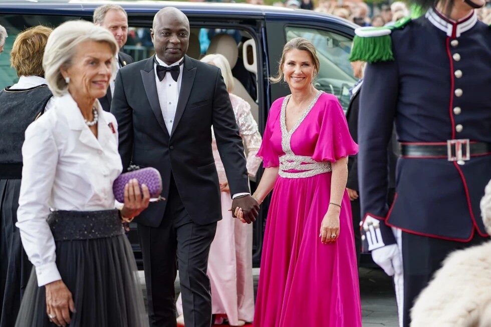 ภาพประกอบ เจ้าหญิง 'ญาณทิพย์' แห่งนอร์เวย์ เตรียมเสกสมรส 'หมอผี'