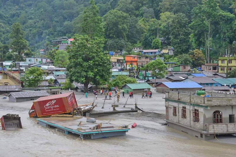 ฝนถล่มเหนือ “ทะเลสาบโลนัก” น้ำท่วมฉับพลันคร่า 10 ศพ-สูญหายกว่า 80 คน!