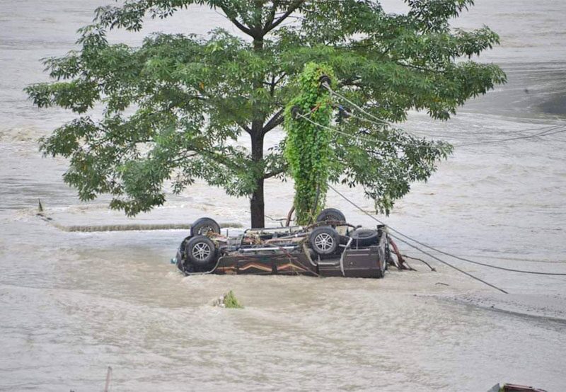 ฝนถล่มเหนือ “ทะเลสาบโลนัก” น้ำท่วมฉับพลันคร่า 10 ศพ-สูญหายกว่า 80 คน!
