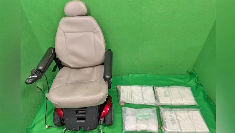 ฮ่องกงผงะพบ “โคเคน” มูลค่า 54 ล้าน-ซุกเบาะวีลแชร์ ลุงวัย 51 อ้างเพื่อนให้ยืมใช้