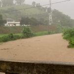 ฝนตกหนัก แม่น้ำจันระดับน้ำเพิ่มสูง เกิดน้ำป่าหลาก ดินสไลด์หลายจุด เร่งสำรวจความเสียหาย