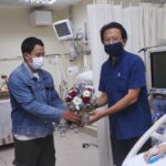 'นายแพทย์ทศพร' รุดเยี่ยมผู้ได้รับบาดเจ็บ เหตุกราดยิงพารากอน