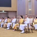 “ผบ.ทร.” นำกำลังพลทำบุญตักบาตรถวายเป็นพระราชกุศล ในหลวงรัชกาลที่ 9