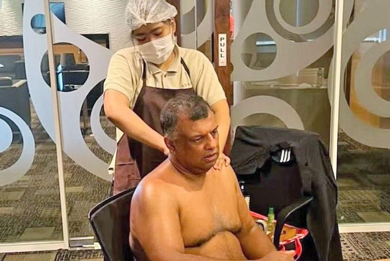 ชาวเน็ตทัวร์ลง “ซีอีโอแอร์เอเชีย” ถอดเสื้อประชุมออนไลน์-มีพนักงานหญิงนวดไหล่