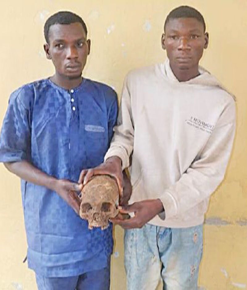 ศาลไนจีเรียสั่งคุก 12 ปีกลุ่มชาย “สายมู” ขุดกะโหลกจากหลุมศพ-หวังทำพิธีเสกเงิน