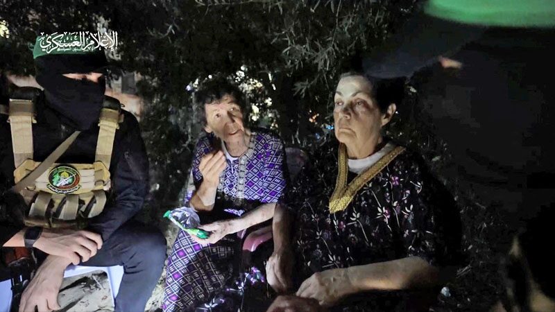 อิสราเอลขอบคุณอียิปต์! หลังฮามาสปล่อย 2 หญิงชราชาวยิว-จับมือกล่าว “ชาลอม”