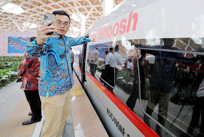 โจโกวีปลื้มปริ่มเปิดตัว “รถไฟความเร็วสูง” มูลค่า 2.5 แสนล้าน-สายแรกของอาเซียน