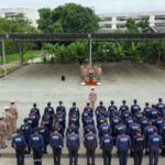 ทหารเรือ สนับสนุนเรือผลักดันน้ำ ปล่อยขบวนรถลำเลียงเรือ ช่วยเร่งระบายแม่น้ำนครนายก