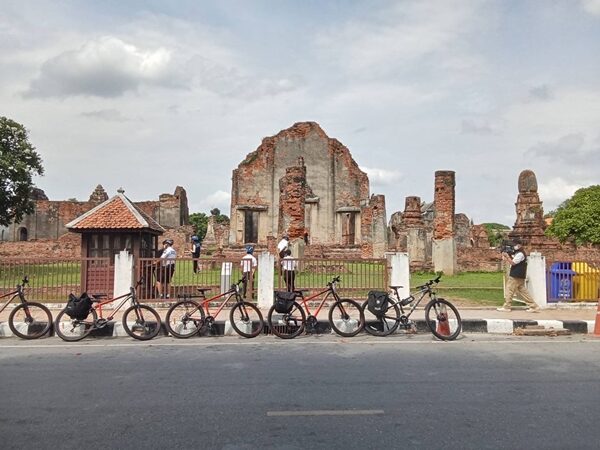 ตำรวจท่องเที่ยวลพบุรี สภ.ท่าหิน และอาสาสมัครตำรวจท่องเที่ยว บูรณาการร่วมกันดูแลนักท่องเที่ยว อำนวยความสะดวก สร้างความเชื่อมั่น