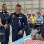 บิ๊กไก่ ร่วมบรรจุถุงยังชีพ ทอ. นำช่วยผู้ประสบอุทกภัย พื้นที่ภาคเหนือ-อีสาน