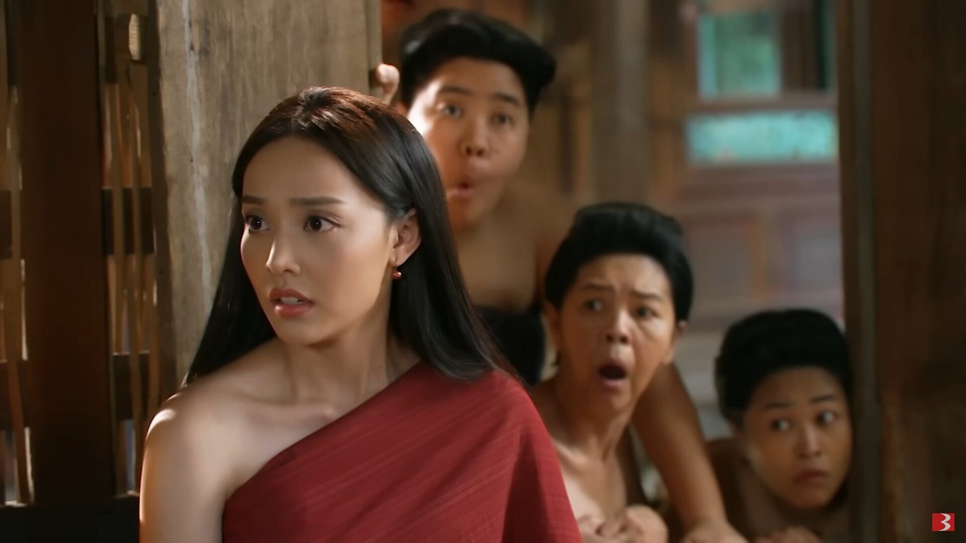 "แม่กลิ่น" หลานสาวยายกุย รับบทโดย พิจักขณา วงศารัตนศิลป์