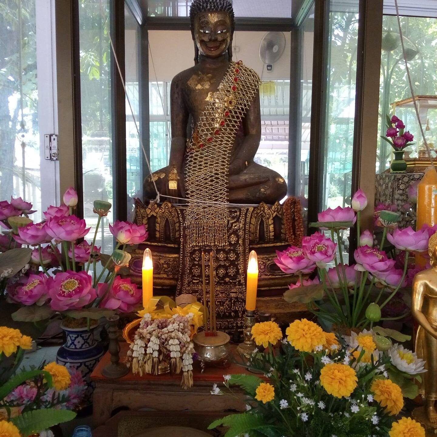 หลวงพ่อยิ้ม